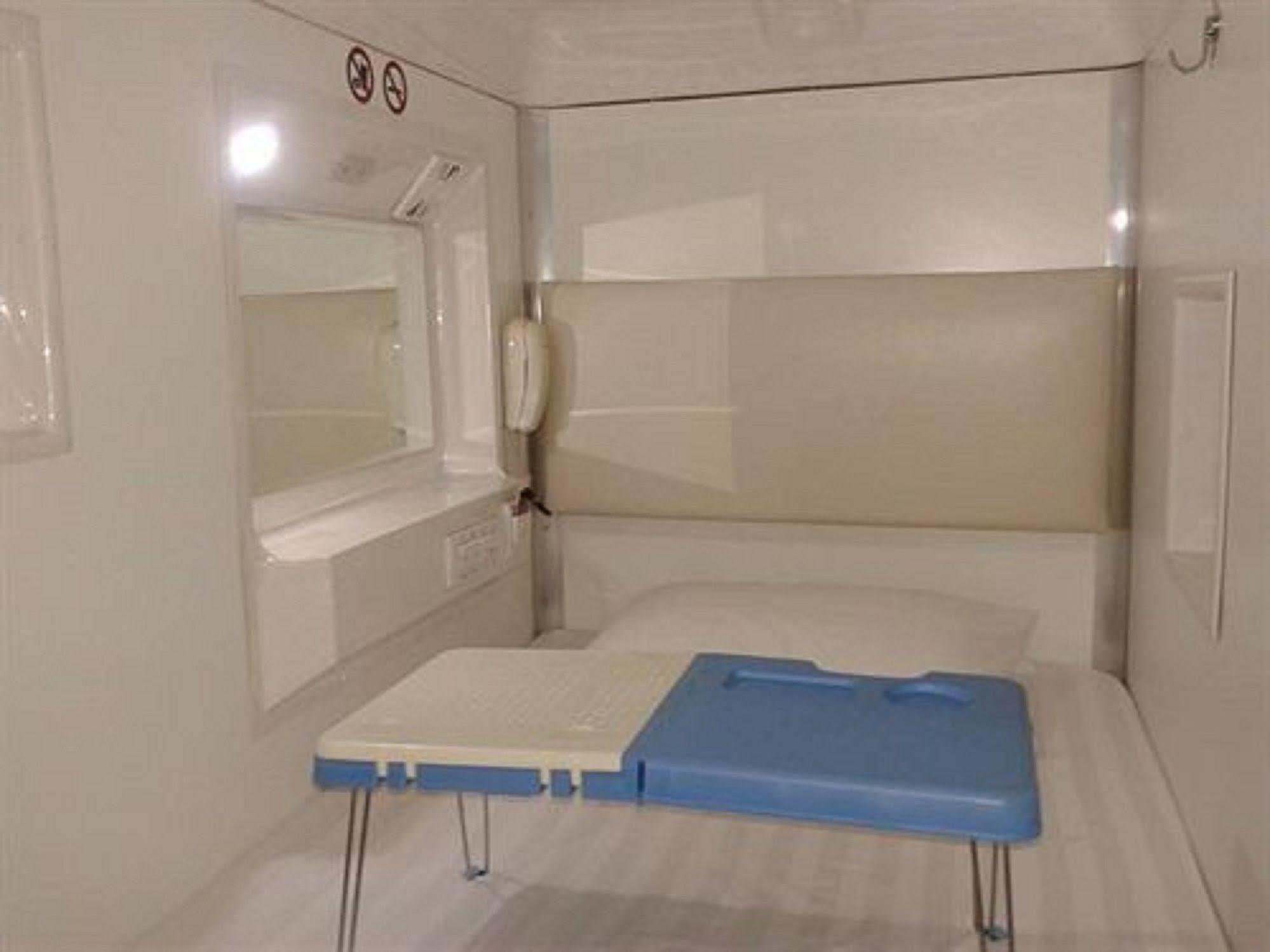 Ufo Capsule Hotel Kuala Lumpur Exterior foto
